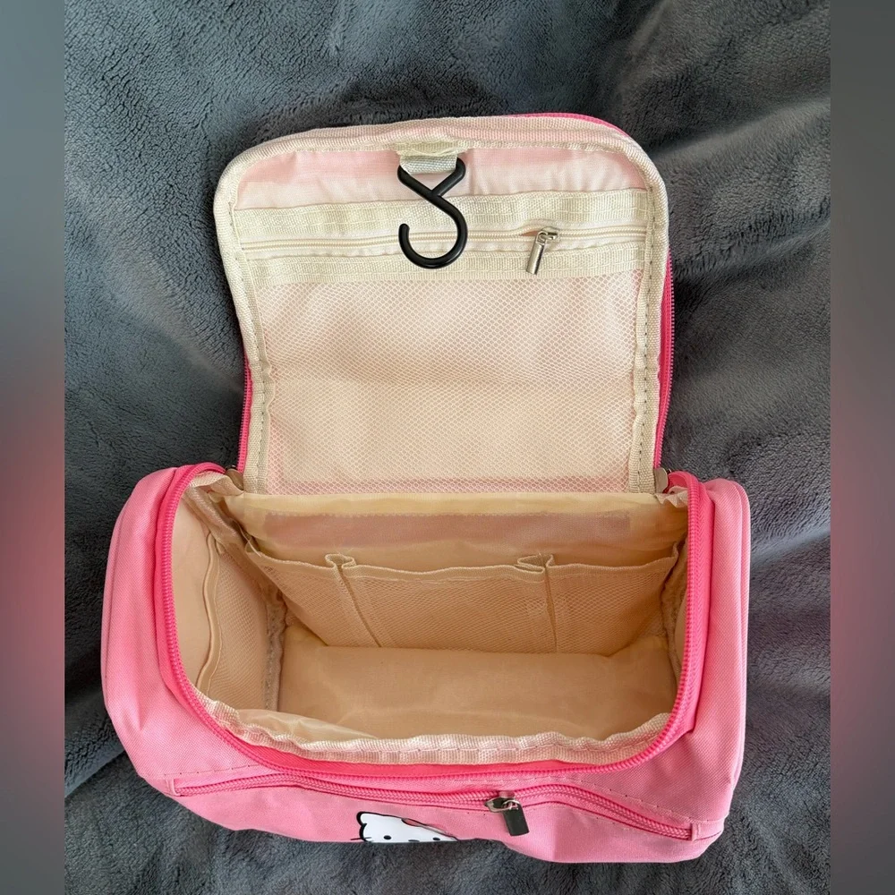 ❤️❤️SANRIO MYSTERY BUNDLE with Pink Hello Kitty Travel Make-Up Bag